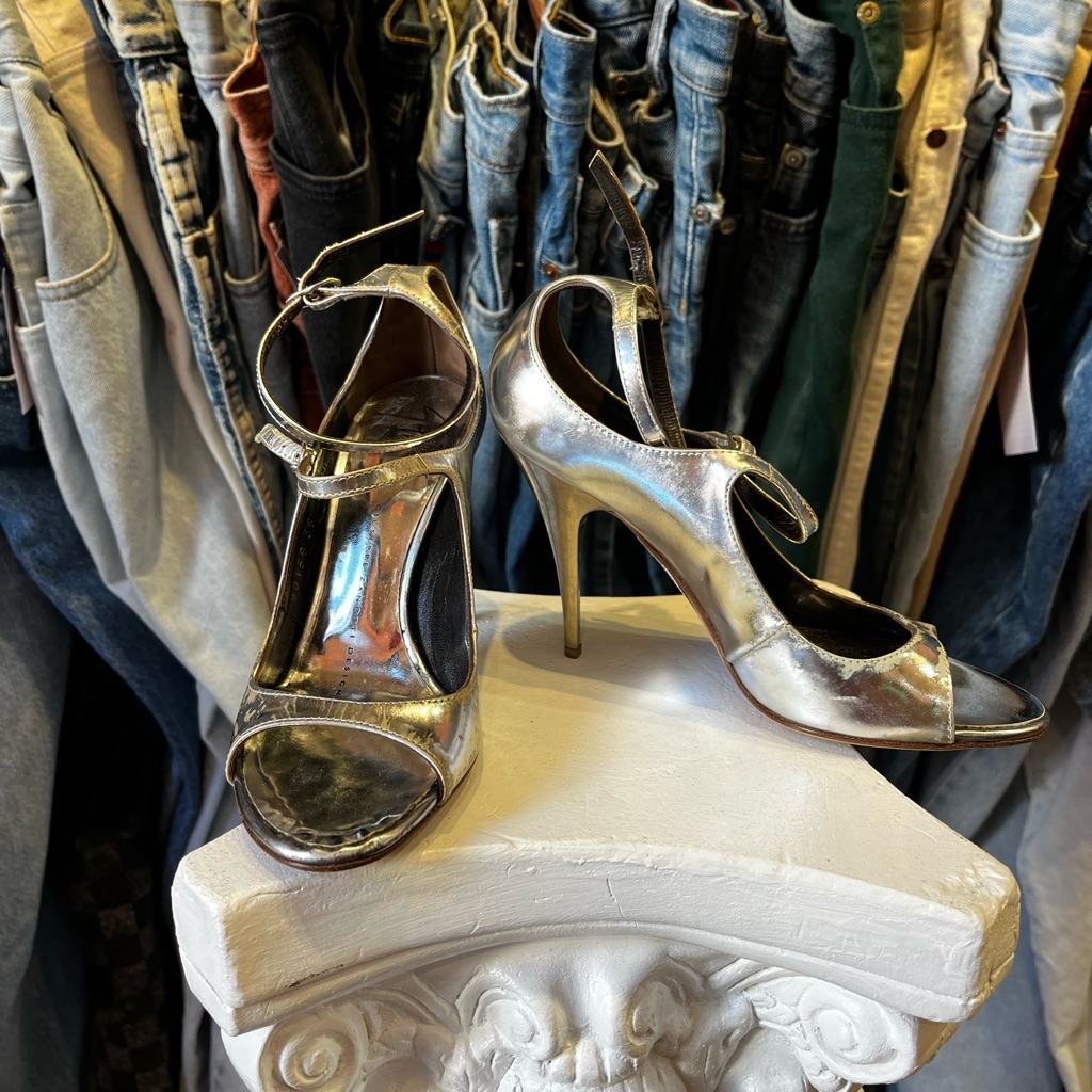 Vintage Y2k Giuseppe Zanoti Silver Metallic Patent Leather Strappy Heels